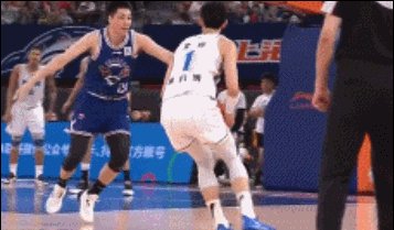NBA直播-垫脚、锁喉、五人冲突遭驱逐！京沪生死战引爆火药桶