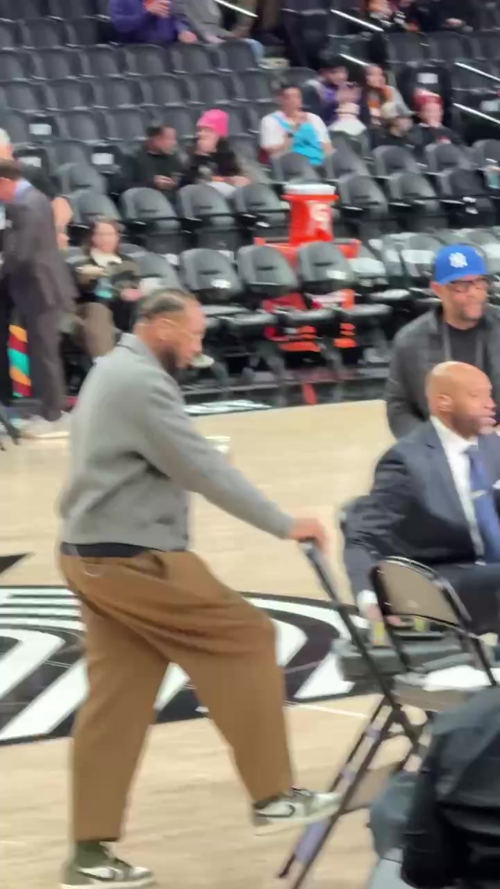 足球直播-大腕云集！小吧直击：麦迪&amp;卡特&amp;甜瓜担任开拓者VS太阳解说！