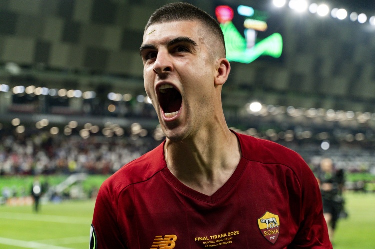 NBA直播-罗体：曼奇尼赛后怒摔面具发泄，此前还指责队友切利克未及时沟通